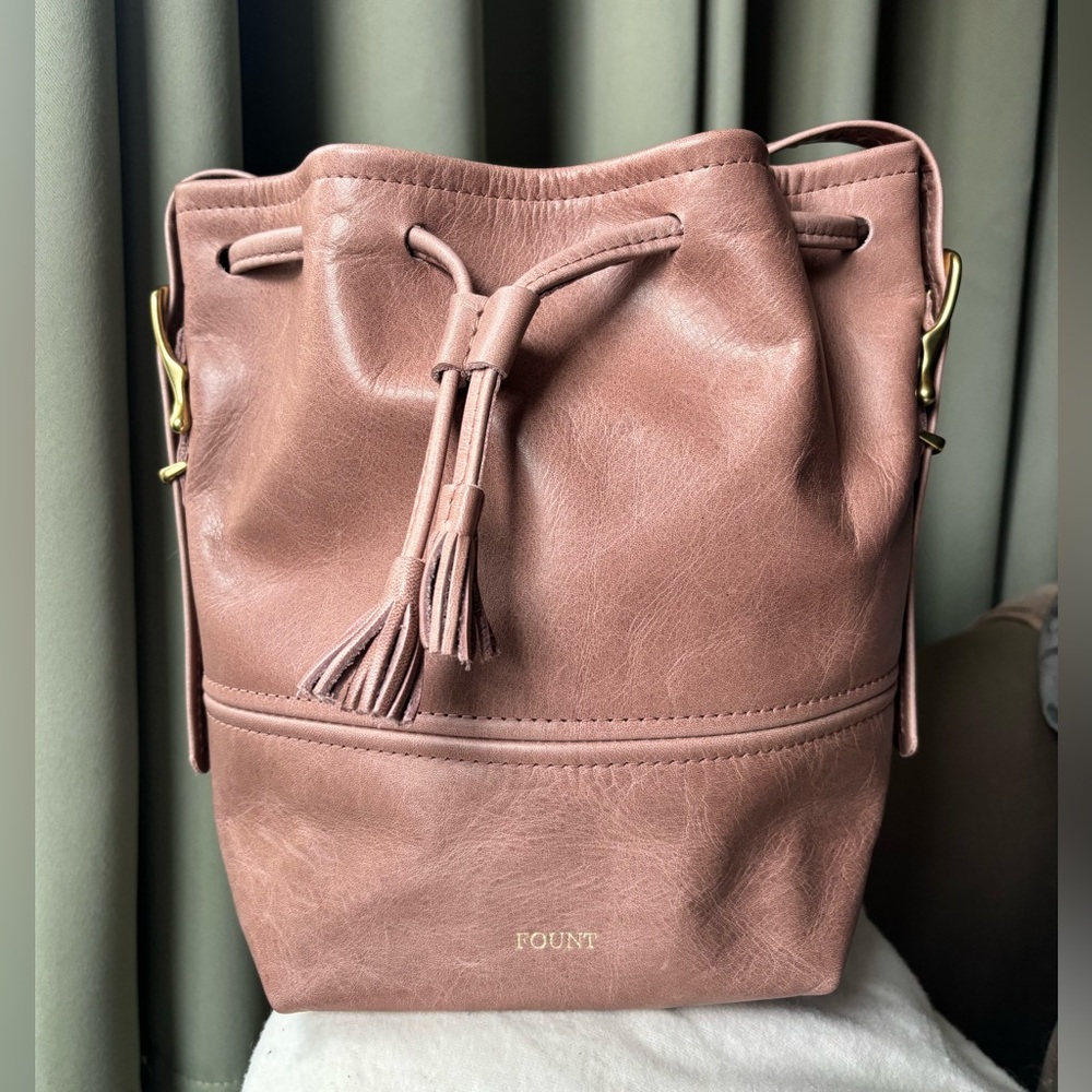 Fount Classic Coventry Bucket in Ballet Slipper